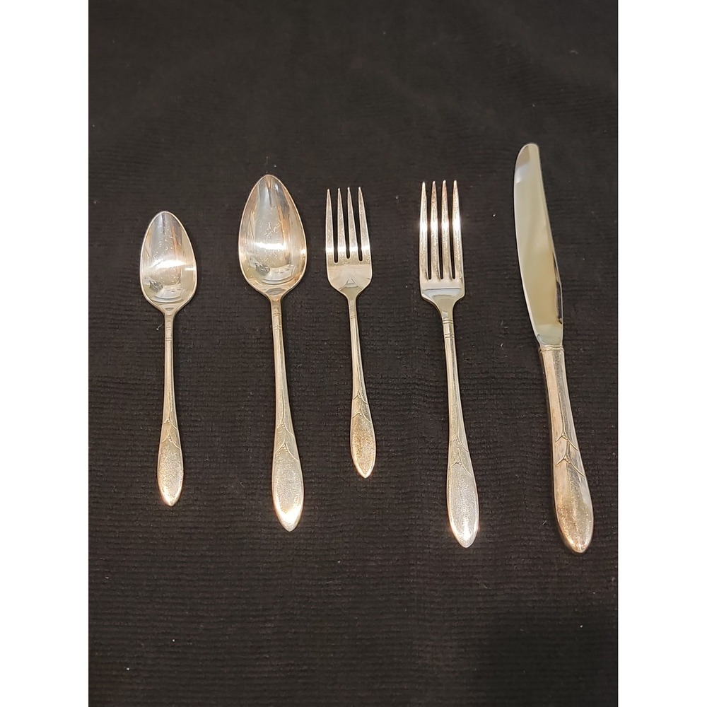 Oneida Community Silver Plate Lady Hamilton 5 piece place setting Replacements